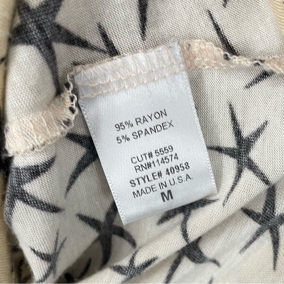 Pleione Star Patterned Sleeveless Knit Blouse Tank with Pleated Details Size M - Picture 9 of 10